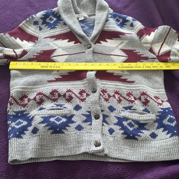 Shawl collar Button-down Sweater - Picture 9 of 11